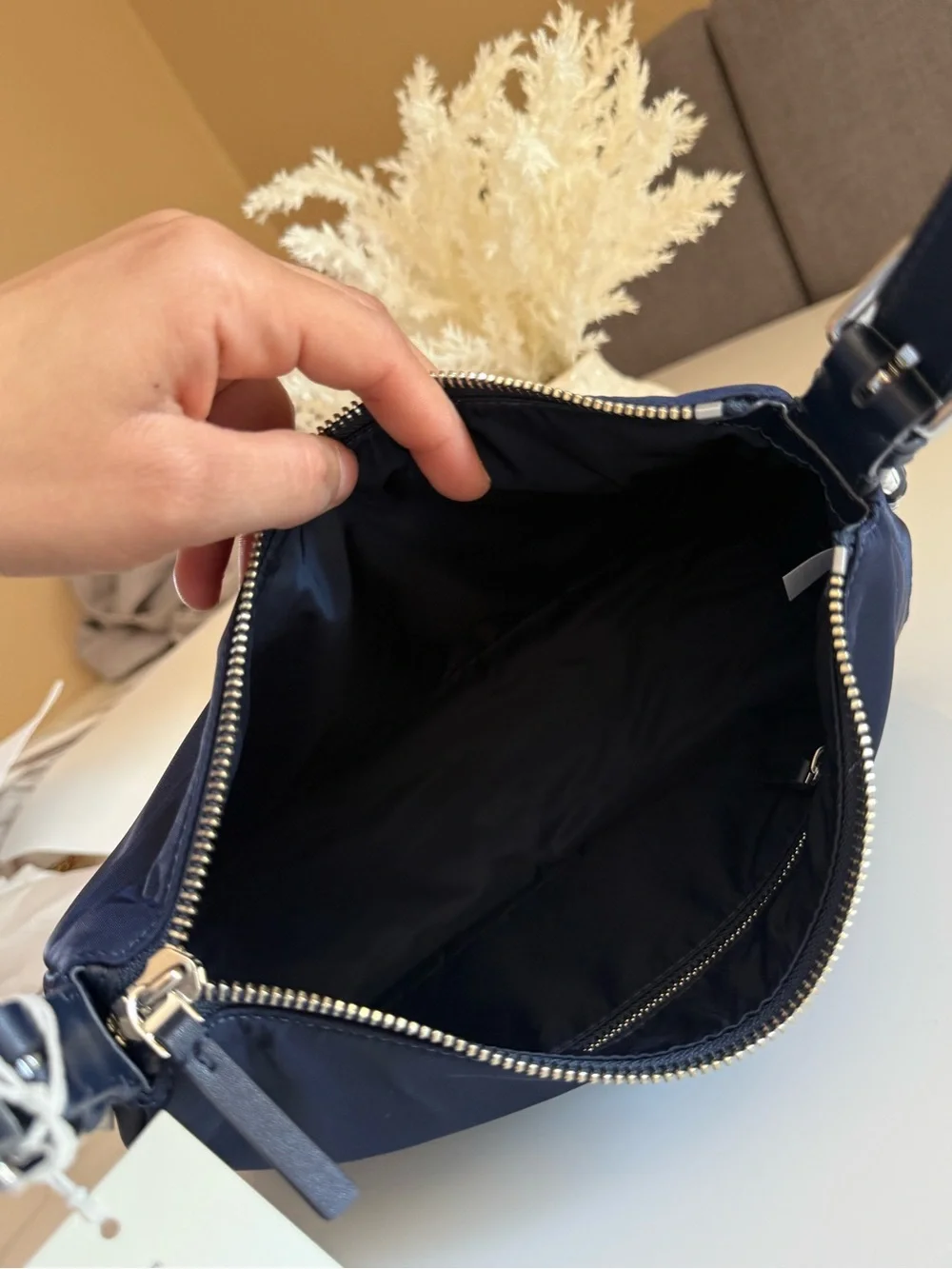 NWT TORY BURCH NYLON SMALL ZIP TOP SHOULDER BAG NAVY BLUE